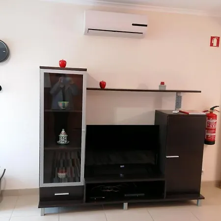 Spacious By The Beach At Praia Da Rocha *