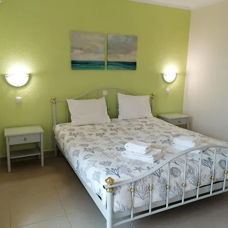 Spacious By The Beach At Praia Da Rocha *