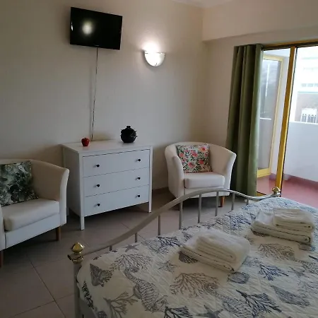 Spacious By The Beach At Praia Da Rocha Apartment *