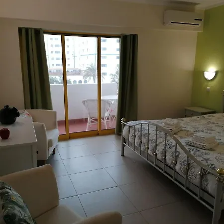 Spacious By The Beach At Praia Da Rocha Apartment *