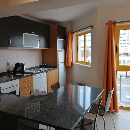 Spacious By The Beach At Praia Da Rocha *